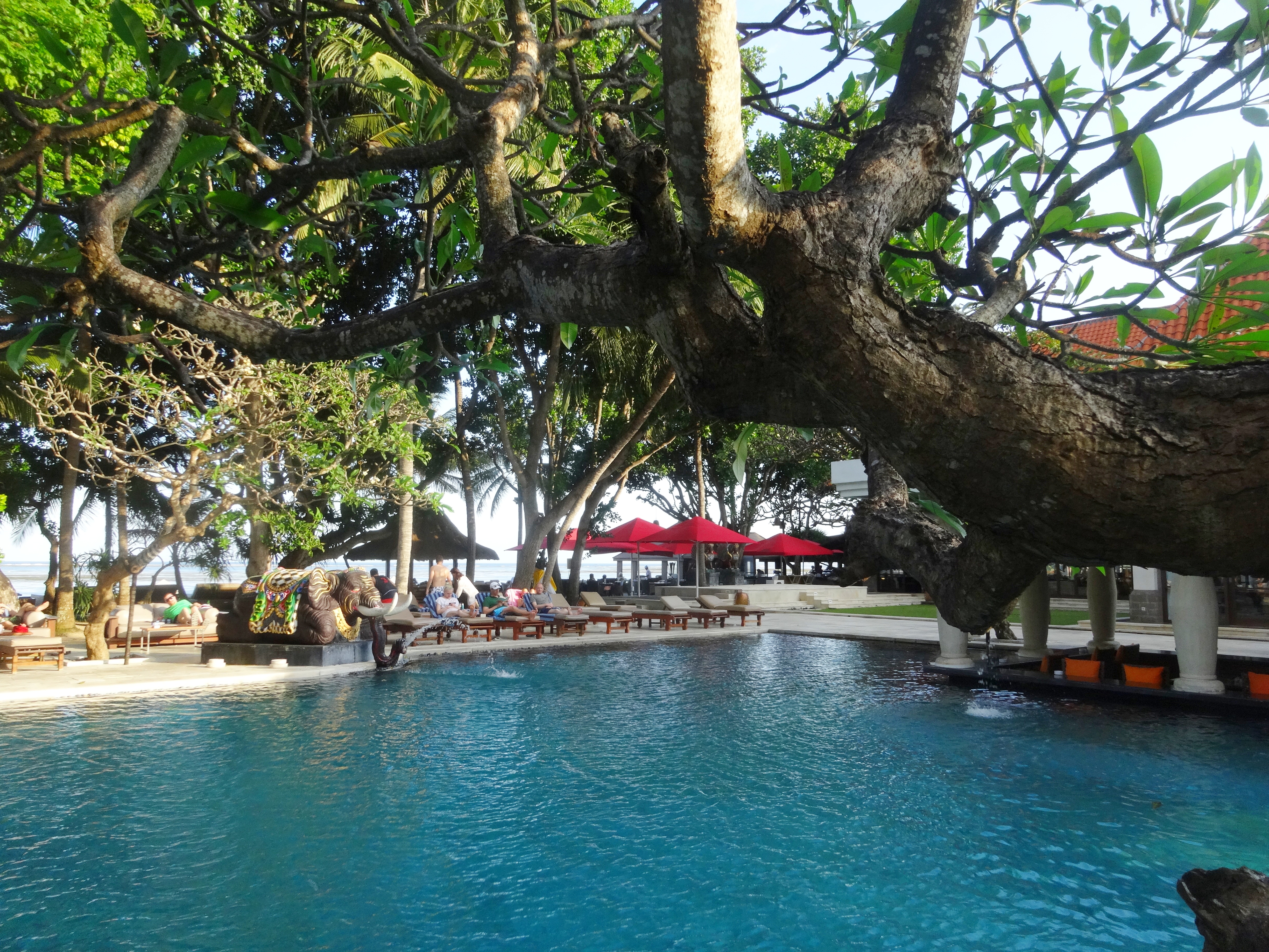 Puri Santrian Resort in Sanur  op Bali Indonesie  Van Verre